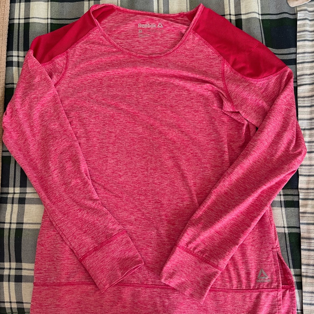 New Ladies Reebok pink workout top, medium